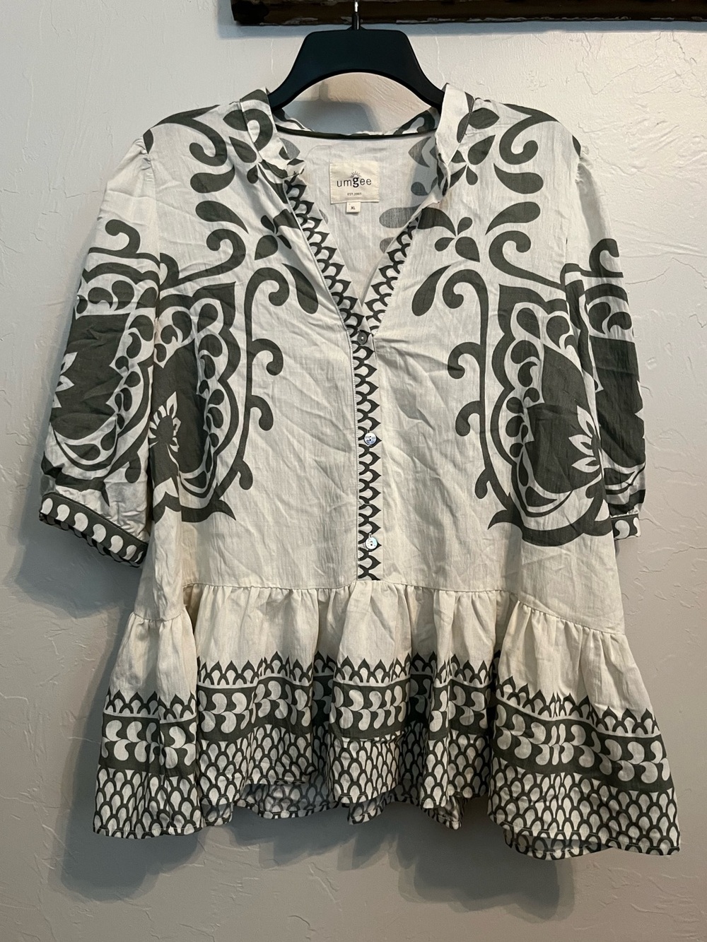 UMGEE Scroll Print Popover Peplum Blouse Boho Tunic Top Sz XL Cream Sage - Picture 2 of 10